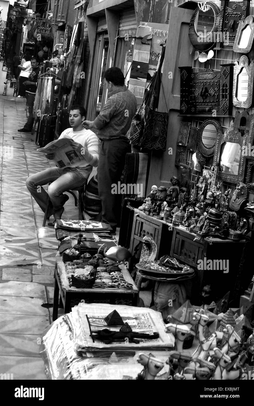 Street traders, Khan El Khalili Bazaar, Cairo Stock Photo