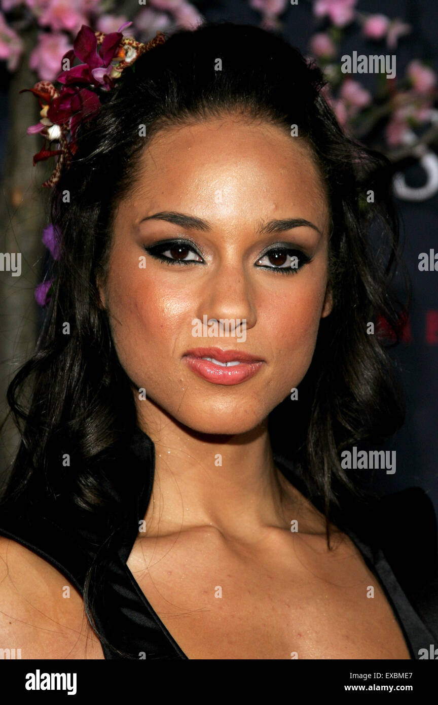 Alicia Keys attends the Los Angeles Premiere of 'Memoirs of a Geisha' held at the Kodak Theatre in Hollywood. Stock Photo