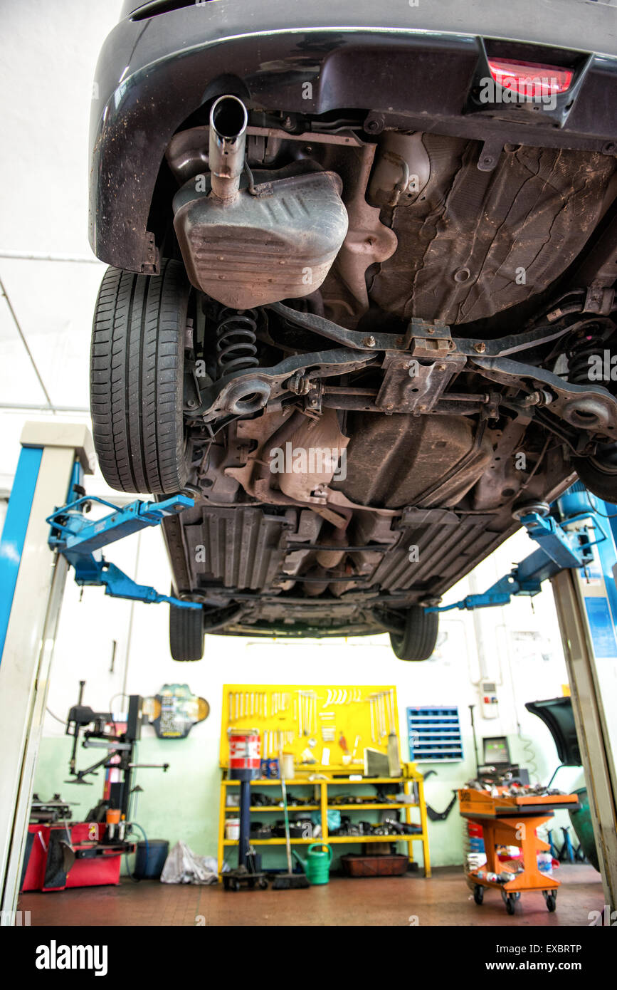 Underside of the car hires stock photography and images Alamy