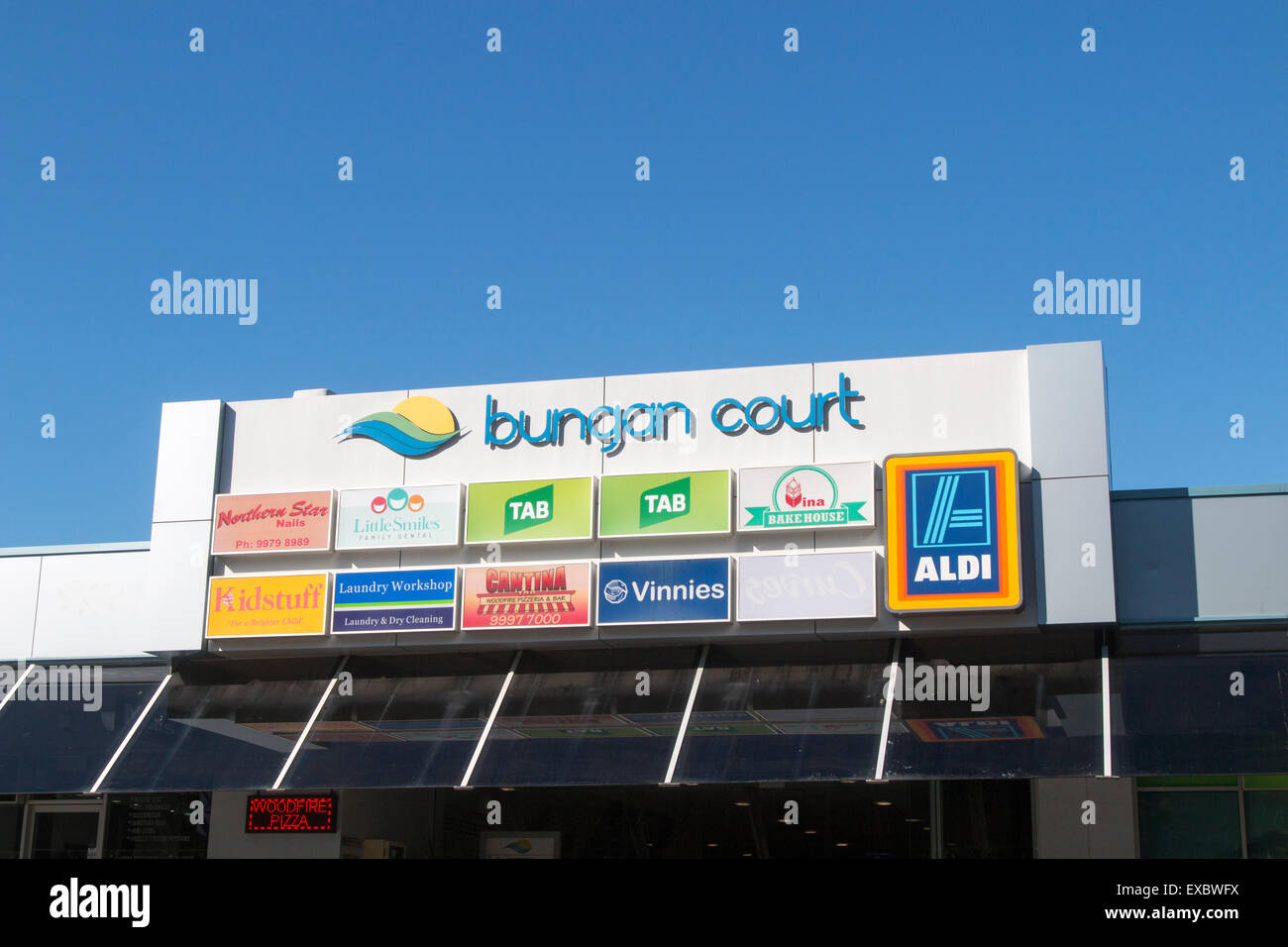 australian stores and aldi supermarket store at bungan court shopping