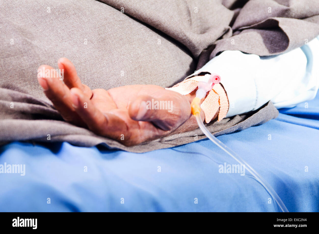 Old man hospital bed hi-res stock photography and images - Alamy
