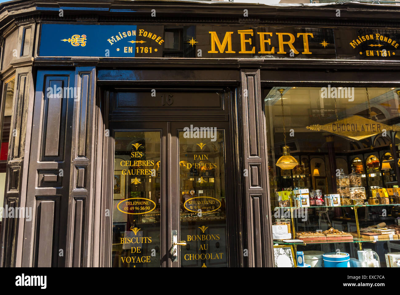 Paris, France, Shopping in the Marais District. Old French 1930's Store  Front, Meert Candy, Vintage Sign Stock Photo - Alamy