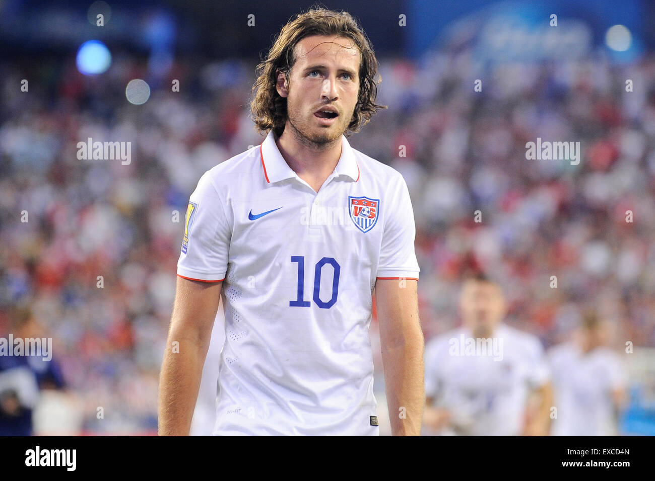 Foxborough, Massachusetts, USA. 10th July, 2015. United States midfielder Mix Diskerud (10) leaves the pitch at halftime during the CONCACAF Gold Cup group stage match between USA and Haiti held at Gillette Stadium, in Foxborough Massachusetts. USA defeated Haiti 1-0. Eric Canha/CSM/Alamy Live News Stock Photo