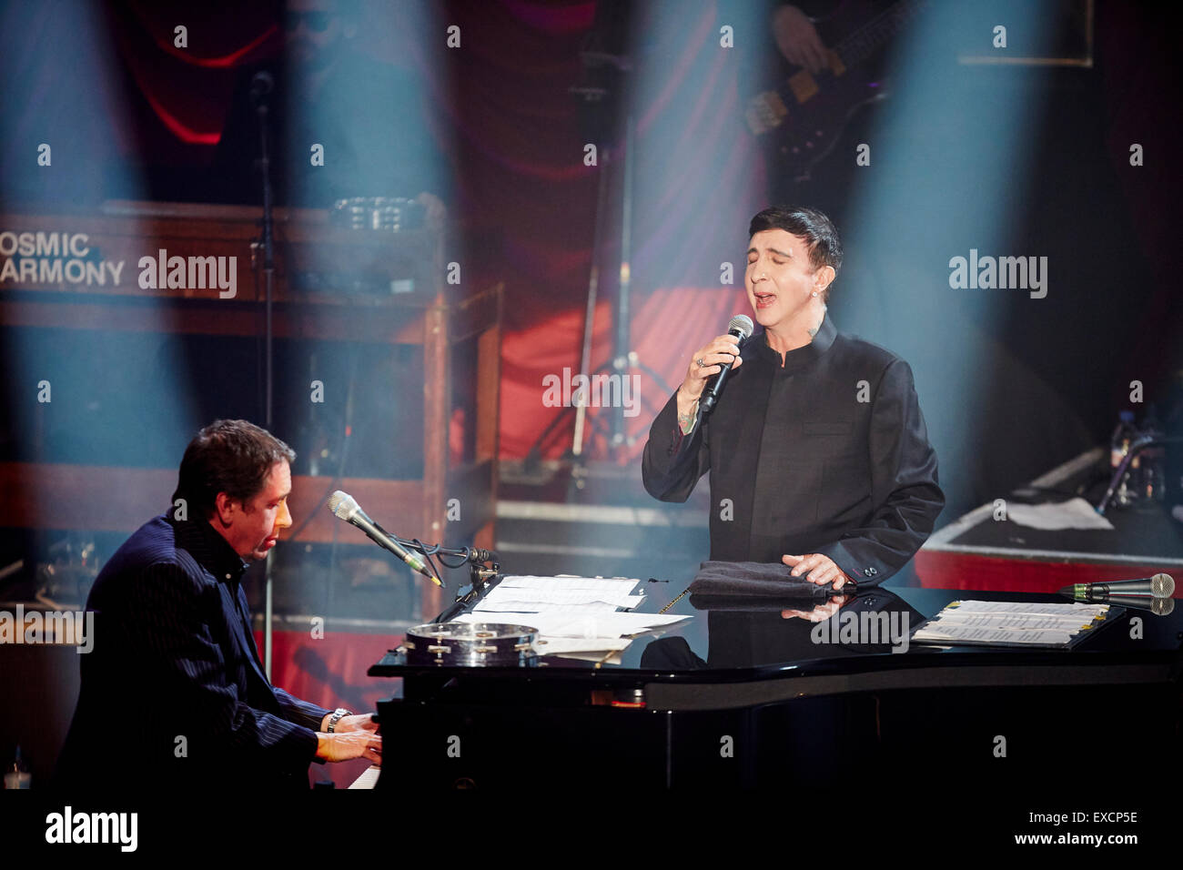 Jools Holland  Big band event at Blackpool's Winter Garden for  BBC television show   Marc Almond, special guest as Jools Hollan Stock Photo