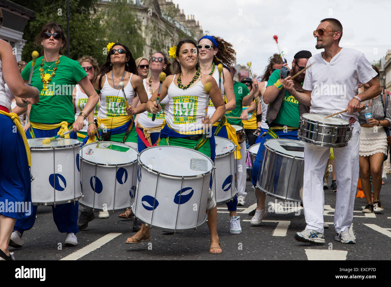 Bath, UK. 11th July 2015. Hundreds of people line the streets in the ...