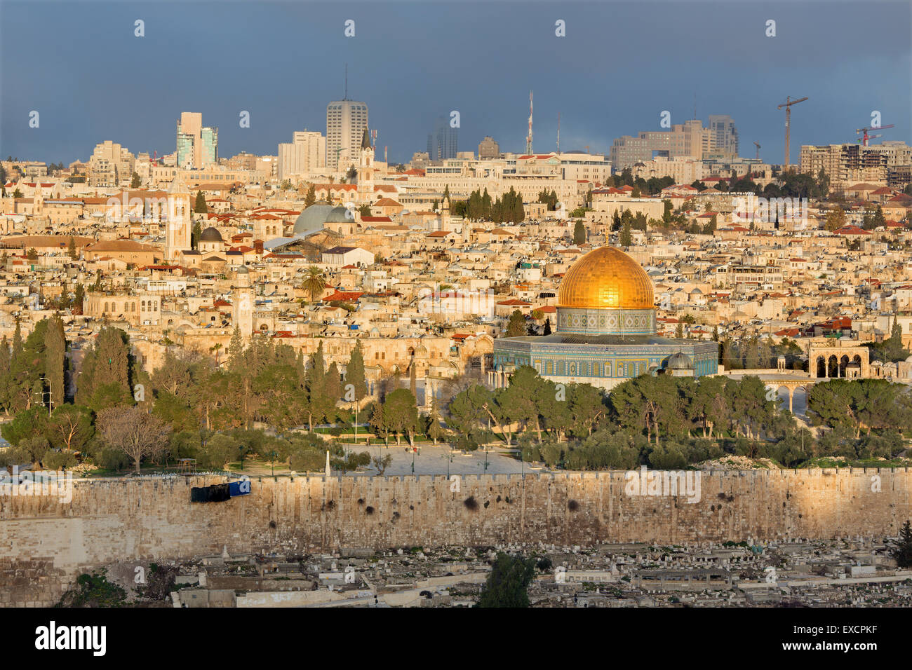 Jerusalem - Outlook from Mount of Olives to old town Stock Photo - Alamy