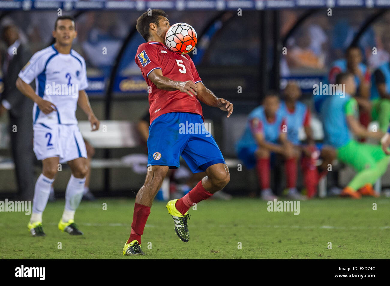 Houston, Texas, USA. 11th July, 2015. Costa Rica midfielder Celso Borges (5) controls the ball during the 2nd half of an international CONCACAF Gold Cup soccer match between Costa Rica and El Salvador at BBVA Compass Stadium in Houston, TX. The game ended in a 1-1 draw. Credit:  Cal Sport Media/Alamy Live News Stock Photo