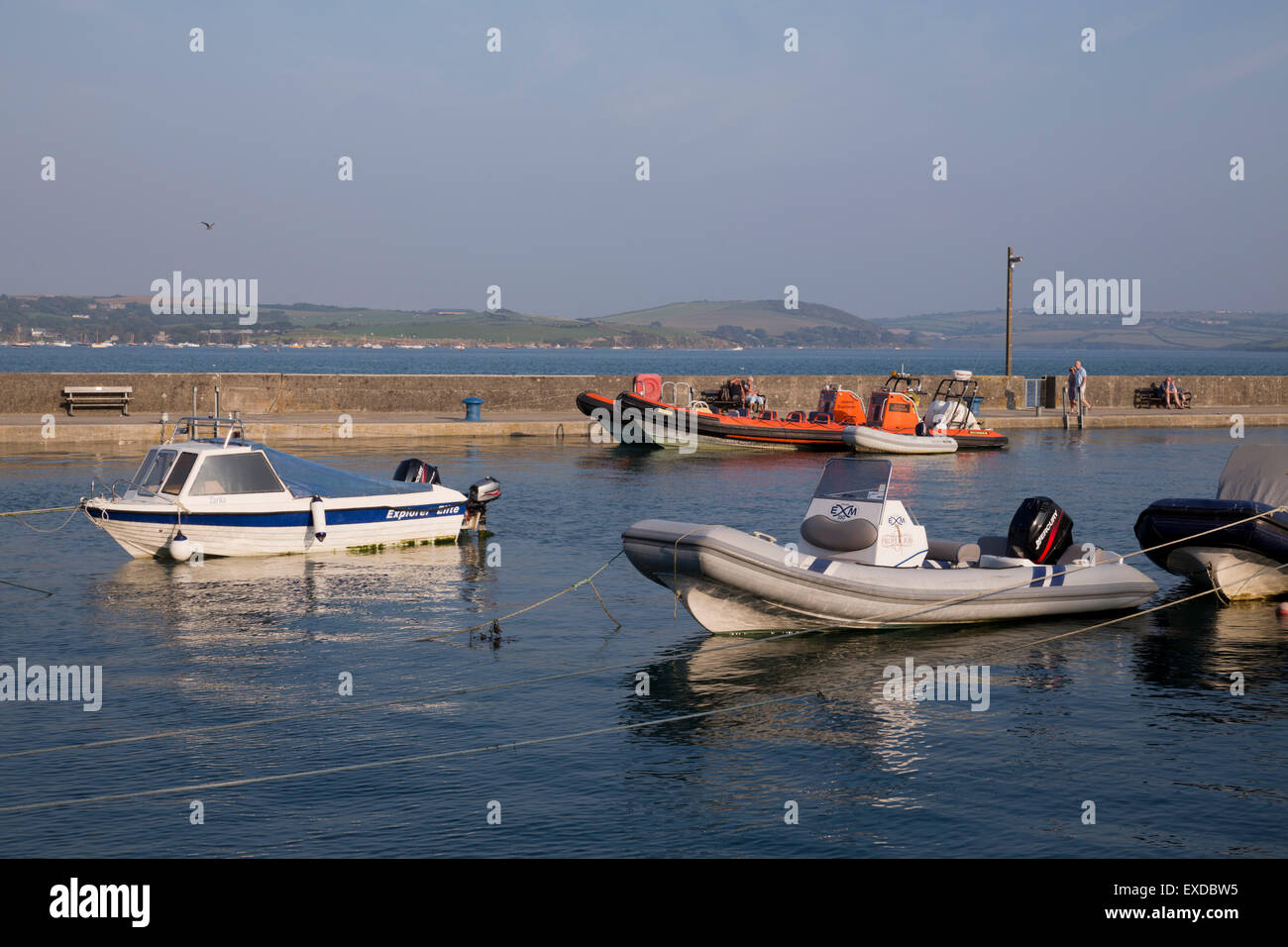 Padstow harbour pier cornwall hi-res stock photography and images - Alamy