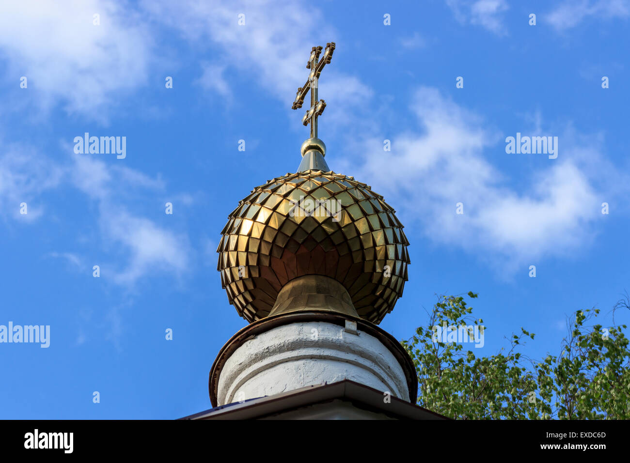 Golden dome of the Orthodox Church Stock Photo - Alamy