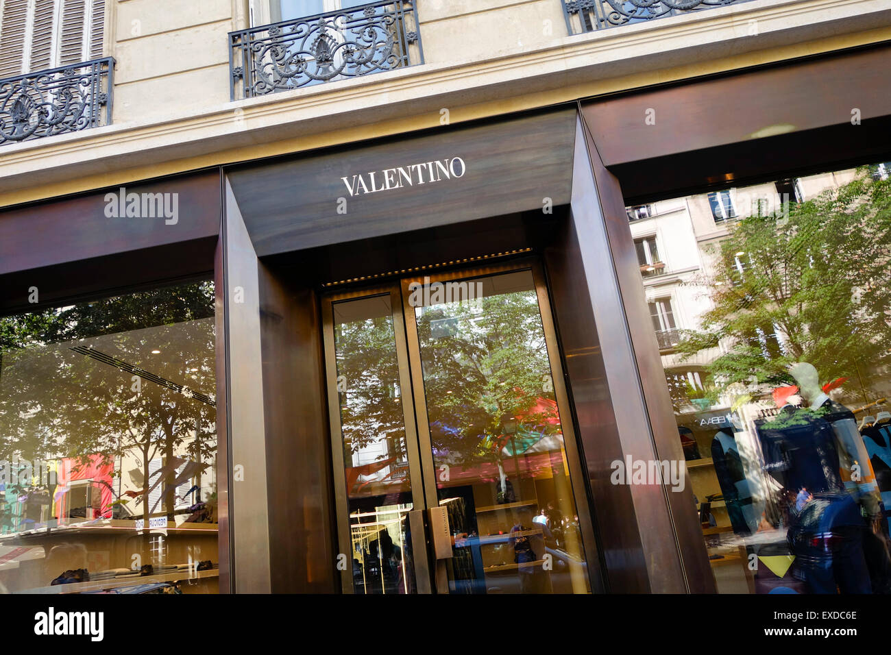 Entrance Valentino fashion shop, in Paris, France Stock - Alamy
