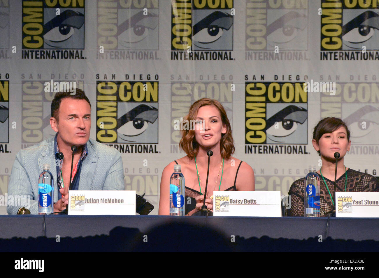Julian McMahon, Daisy Betts und Yael Stone during Panel in connection with the TV-Miniserie 'Childhood's End' at the San Diego Comic-Con International 2015 im San Diego Convention Center. San Diego, 11.07.2015 Stock Photo