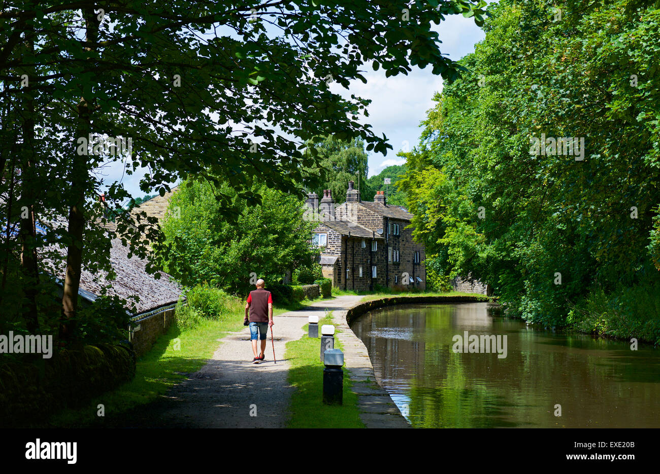 Walking towpath bridge canal hi-res stock photography and images - Alamy