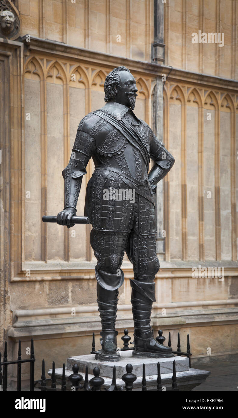 Statue of William Herbert, 3rd Earl of Pembroke, one-time Chancellor of Oxford. Bodleian Library, Oxford Stock Photo