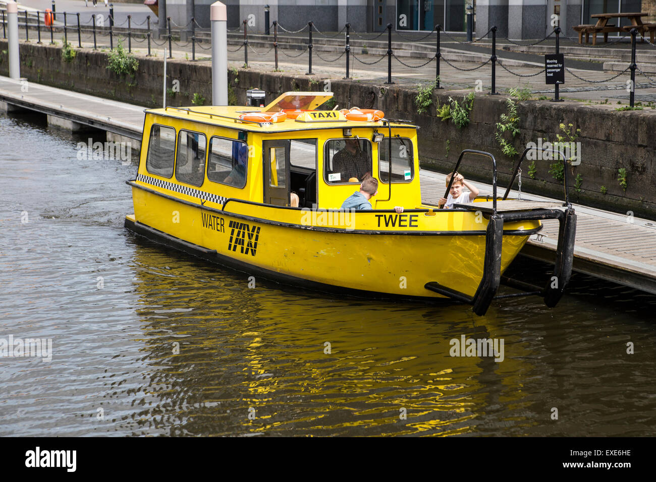 Free Water Taxi in Leeds. Twee and Drie on the River Aire Stock Photo Alamy