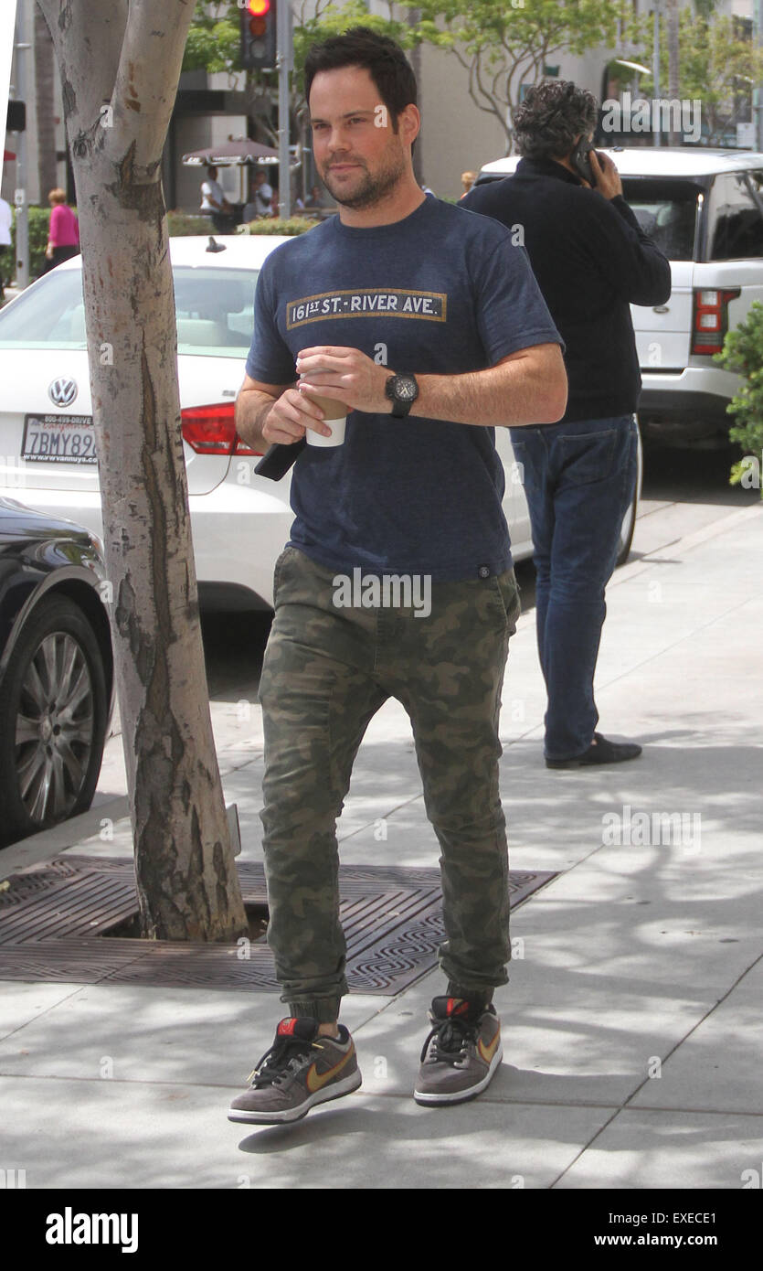 Mike Comrie goes to lunch in Beverly Hills Featuring: Mike Comrie Where