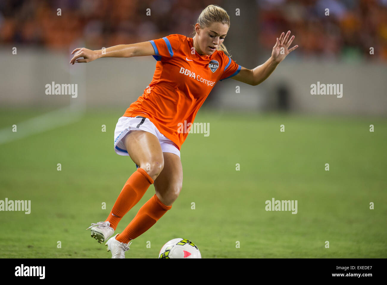 Houston, Texas, USA. 12th July, 2015. Houston Dash forward Kealia Ohai (7) controls the ball during the 2nd half of an NWSL game between the Houston Dash and the Chicago Red Stars at BBVA Compass Stadium in Houston, TX on July 12th, 2015. © Trask Smith/ZUMA Wire/Alamy Live News Stock Photo