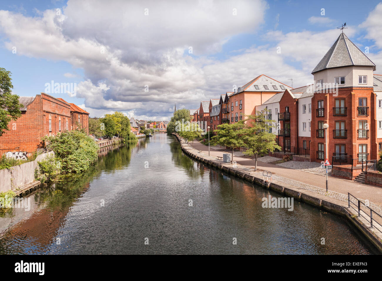 Apartments overlooking the River Wensum at Norwich, Norfolk, England Stock Photo