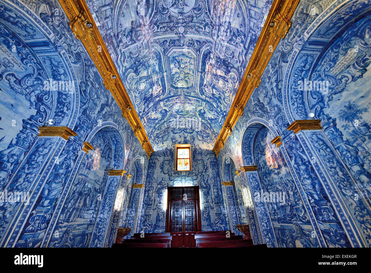 Portugal, Algarve: Amazing historic tiles in the medieval church of Sao Lourenco in Almansil Stock Photo