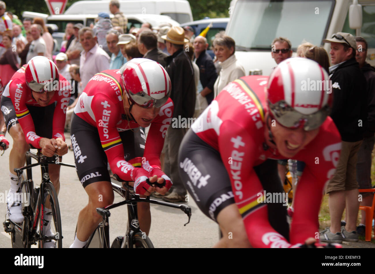 Le Bodan, Plumelec, Brittany, France. 12th July, 2015. Team Lotto-Soudal competing at the Tour de France 2015 Stage 9 Team Time Trial Credit:  Luke Peters/Alamy Live News Stock Photo