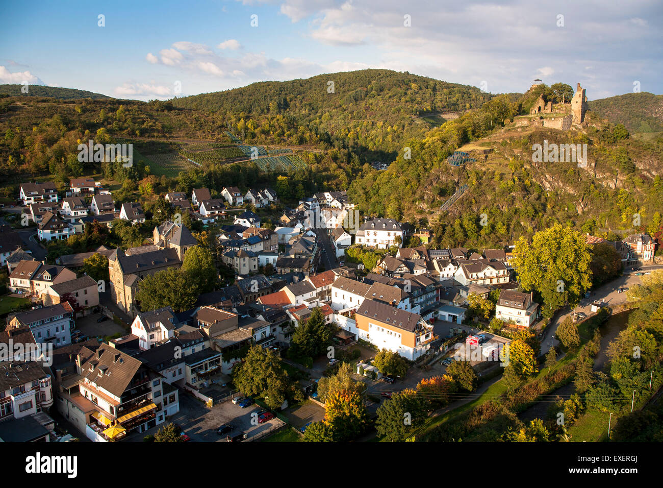 Europe, Germany, Rhineland-Palatinate, Eifel region, view to Altenahr at the river Ahr, on the right the castle Are.  Europa, De Stock Photo