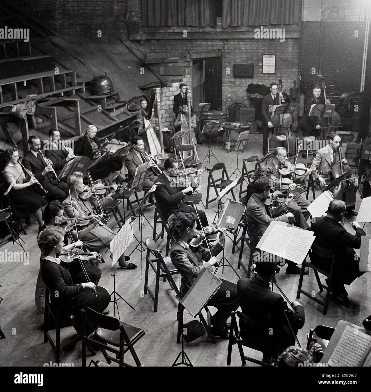 Chamber orchestra hires stock photography and images Alamy