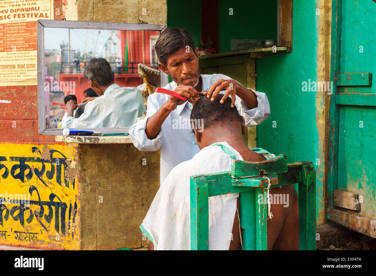A barber shaving the head of an indian man in Varanasi Stock Photo - Alamy A barber shaving the head of an indian man in Varanasi Stock Photo - Alamy