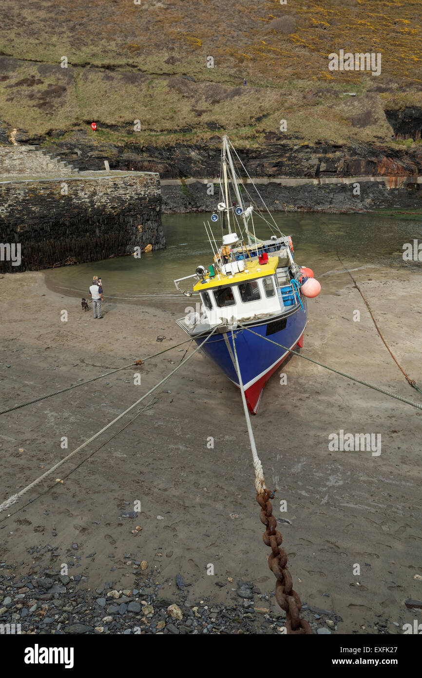 A moored fishing vessel, Boscastle Harbour, North Cornwall, England, UK ...