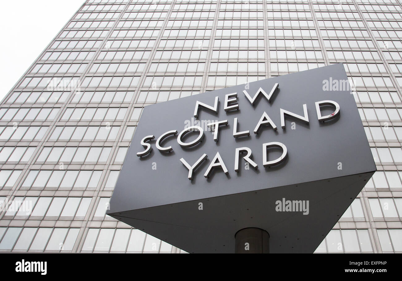 General View GV of the New Scotland Yard sign, Broadway, London SW1H 0BG Stock Photo