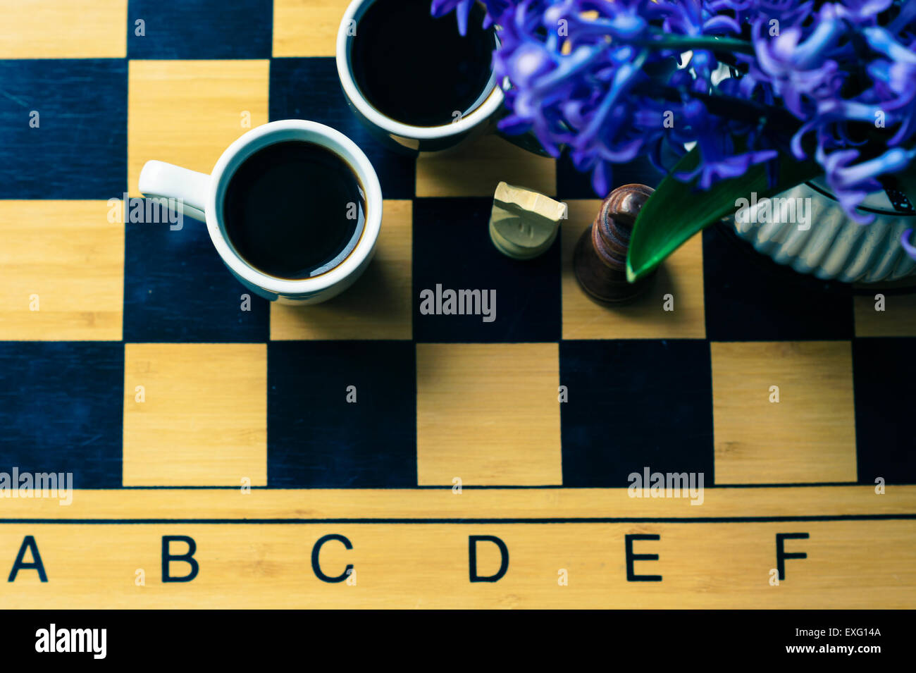 Cup coffee on chess board hi-res stock photography and images - Alamy