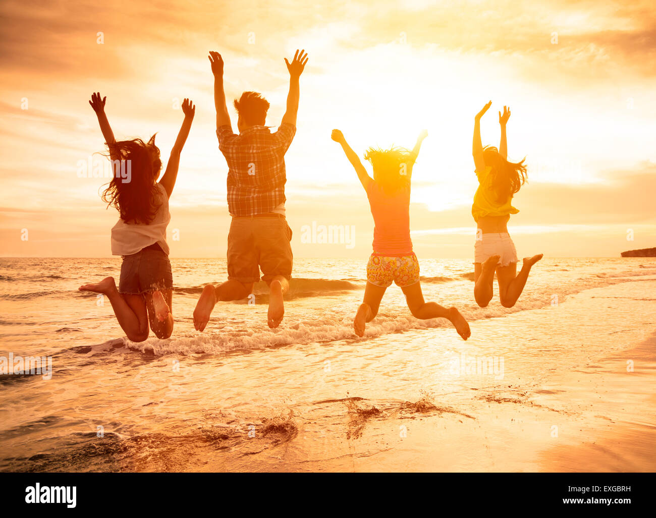 Happy people beach hi-res stock photography and images - Alamy