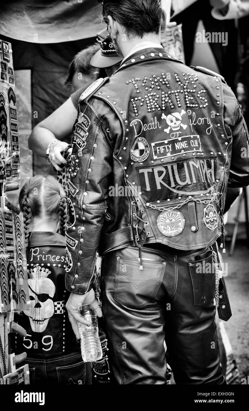 Rockers leather jackets covered in studs, patches and badges. Ton up Day, Jacks Hill Cafe, Northamptonshire, England. Monochrome Stock Photo