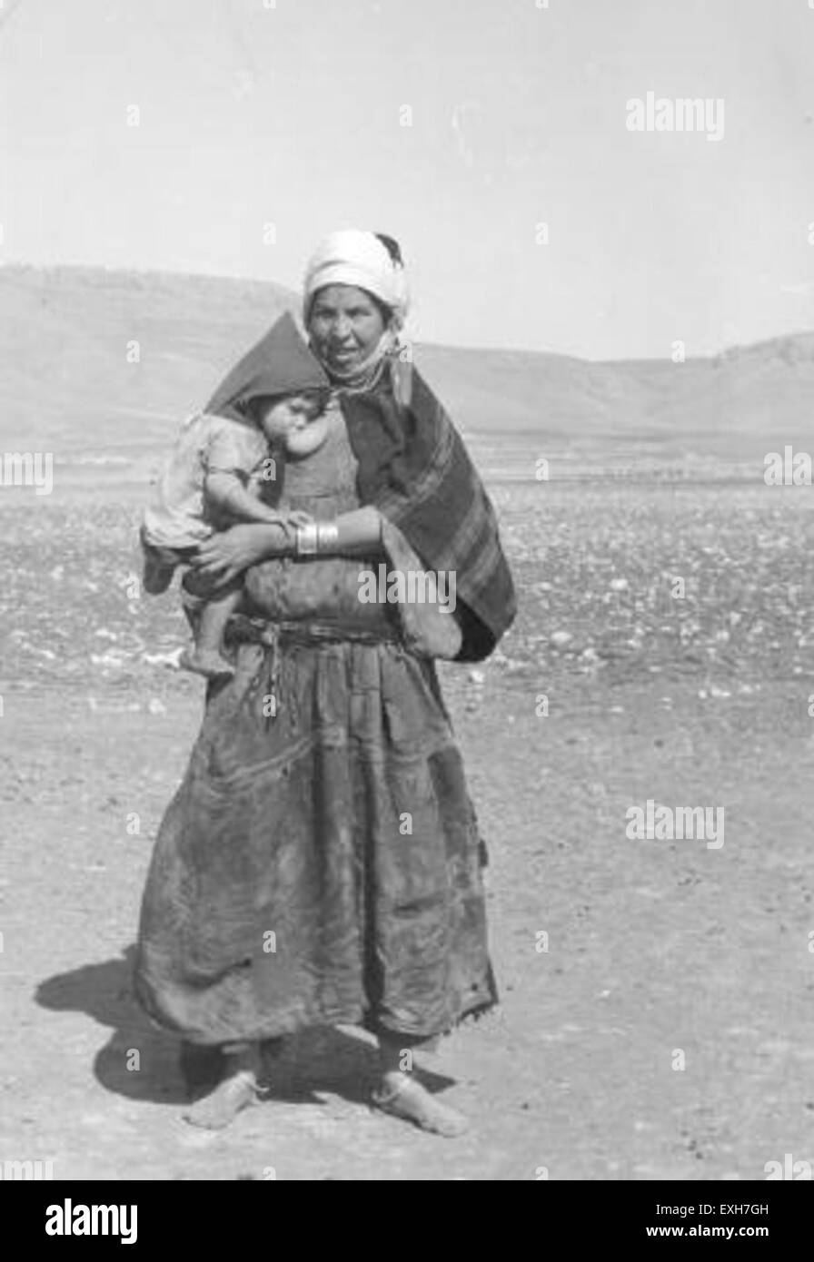 chaouia A Chaouia woman and her child from the Henchir Toumghani region in Algeria  are pictured. The image highlights daily life in rural Algeria, where  Mennonite mission efforts were focused on outreach and