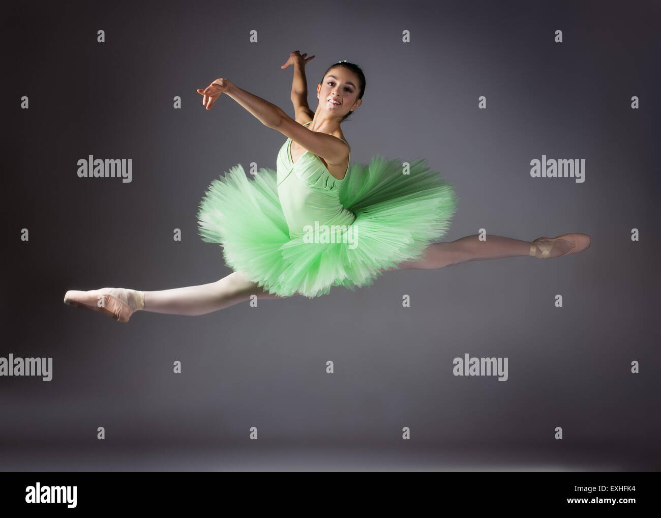Ballet dancer leap hi-res stock photography and images - Alamy