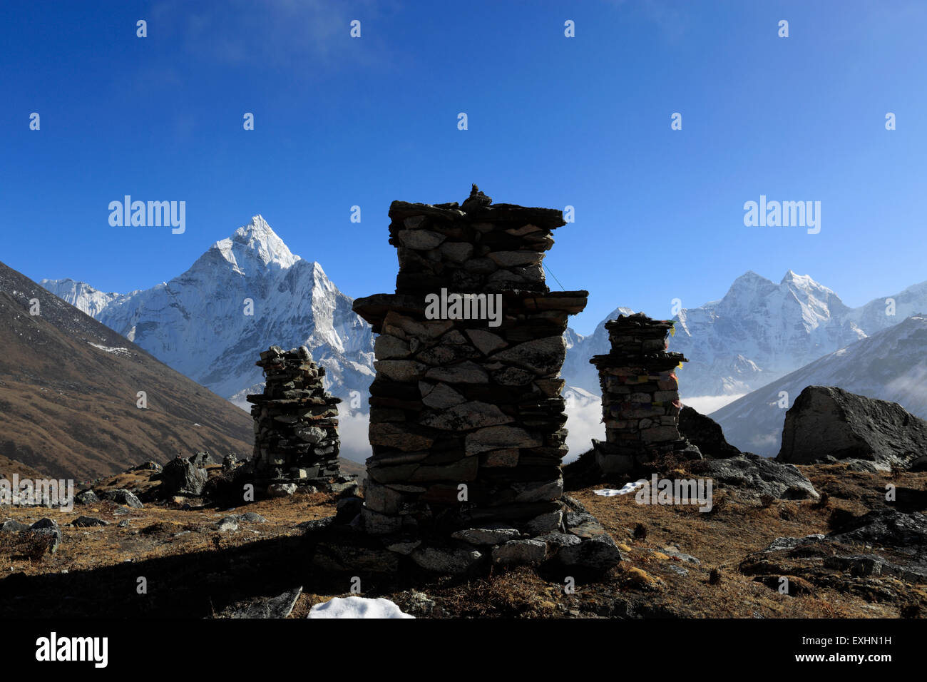 Memorials and Tombstones to climbers and Sherpas who have died on Everest, Thokla Dughla Pass, Sagarmatha National Park, UNESCO Stock Photo