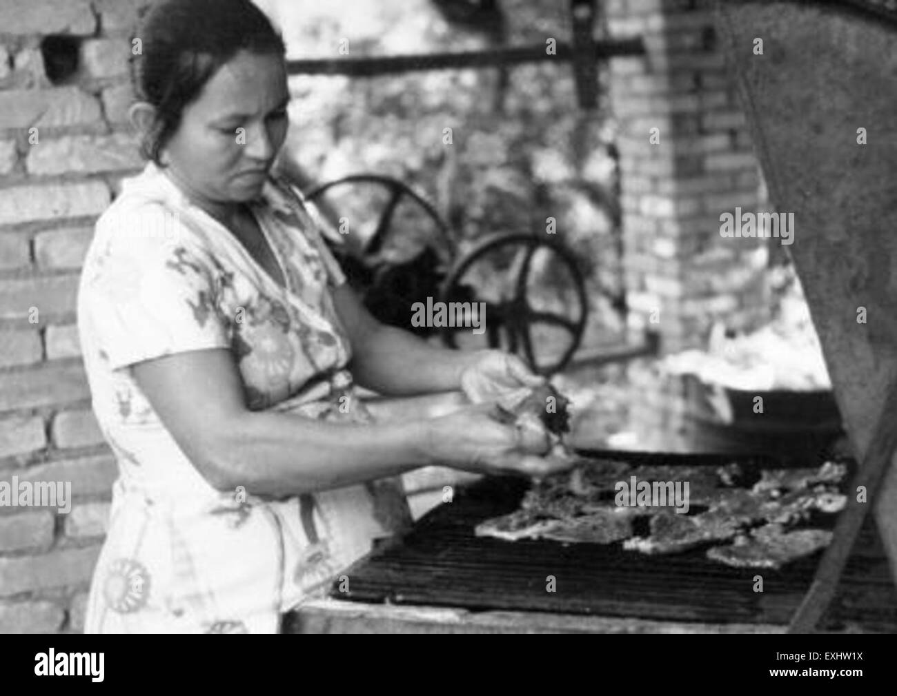 1970s barbecue hi-res stock photography and images - Alamy