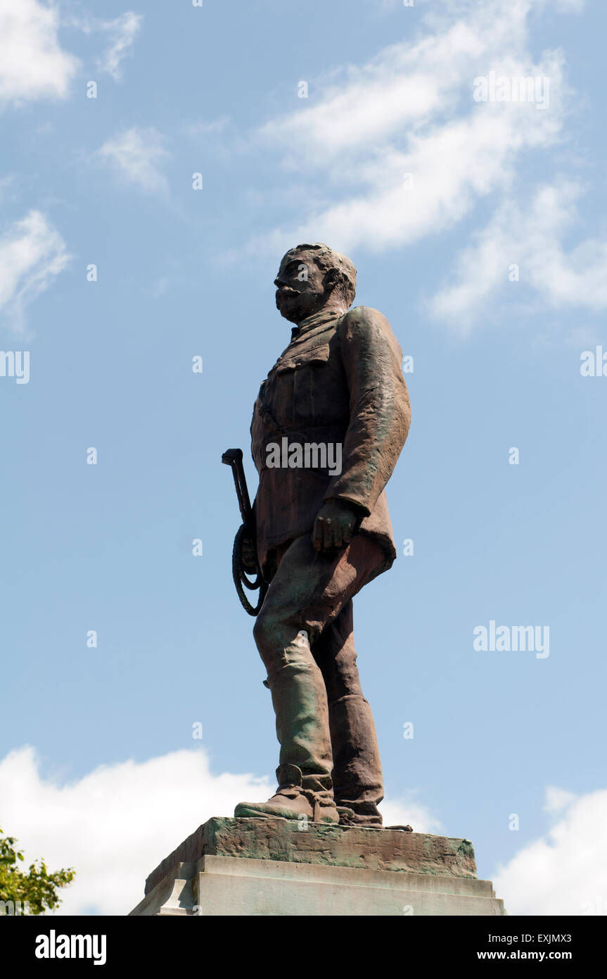 MajGen Charles Compton statue, Aylesbury, Buckinghamshire, England, UK Stock Photo Alamy