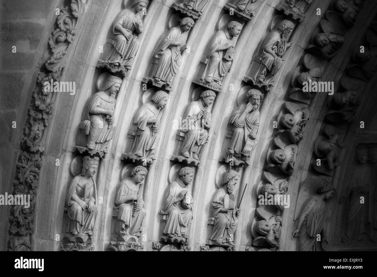 Statues on cathedral Black and White Stock Photos & Images - Alamy