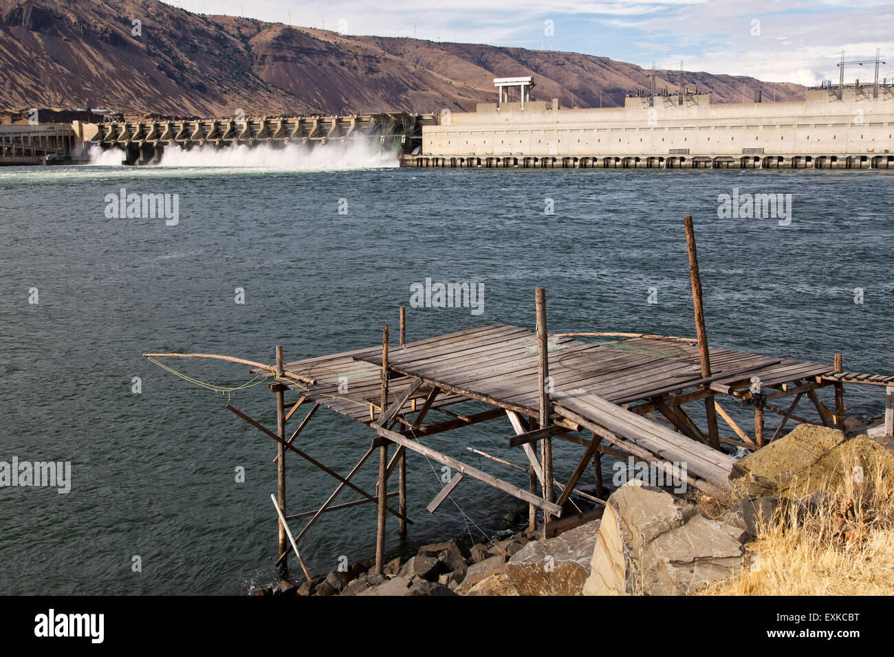 Native American Fishing Platform, John Day Dam on The Columbia River. Stock Photo
