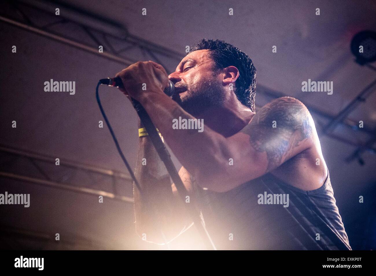 Strung out hires stock photography and images Alamy