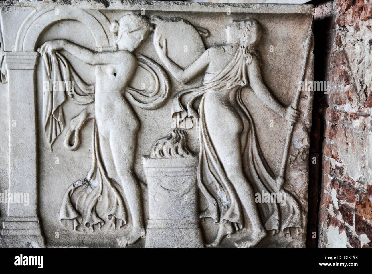 Roman period carved stone relief sarcophagus panel inside the Camposanto Monumentale cemetery. Pisa, Tuscany, Italy. Stock Photo