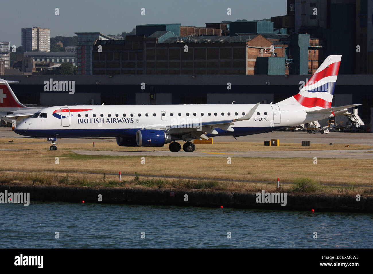 BA BRITISH AIRWAYS EMBRAER Stock Photo - Alamy