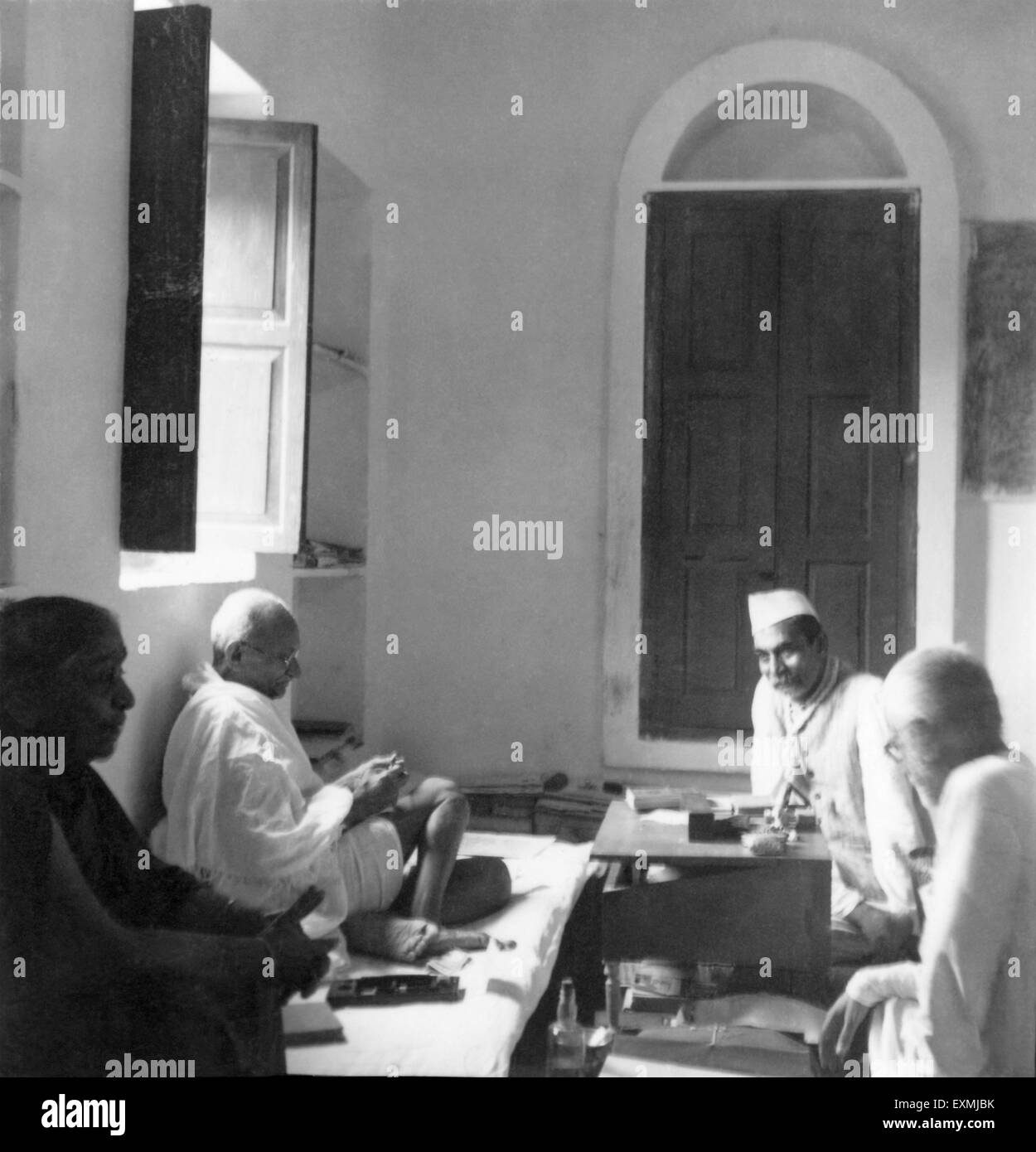 Mahatma Gandhi in meeting Sushila Nayar Rajendra Prasad and Abdul Kalam Maulana Azad Bhangi Colony Delhi Stock Photo