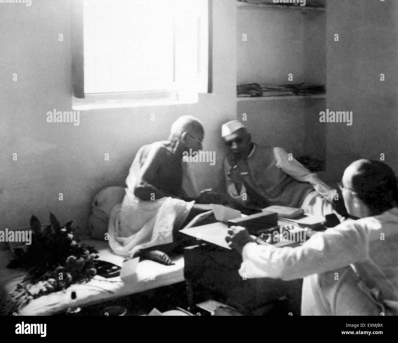 Jawaharlal Nehru With Mahatma Gandhi Hi res Stock Photography And jawaharlal-nehru-with-mahatma-gandhi-hi-res-stock-photography-and