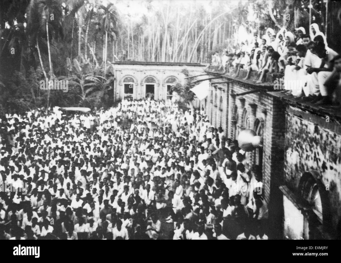 Crowd, Noakhali, Bhulua, Chittagong, Bengal, November 1946, India, Bangladesh, Asia, old vintage 1900s picture Stock Photo