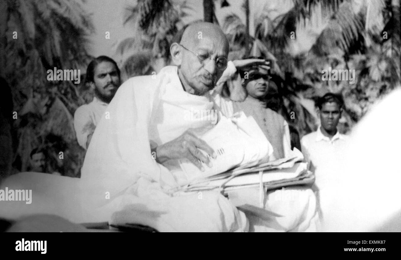 Mahatma Gandhi reading newspaper ; November 1946 ; India NO MR Stock ...