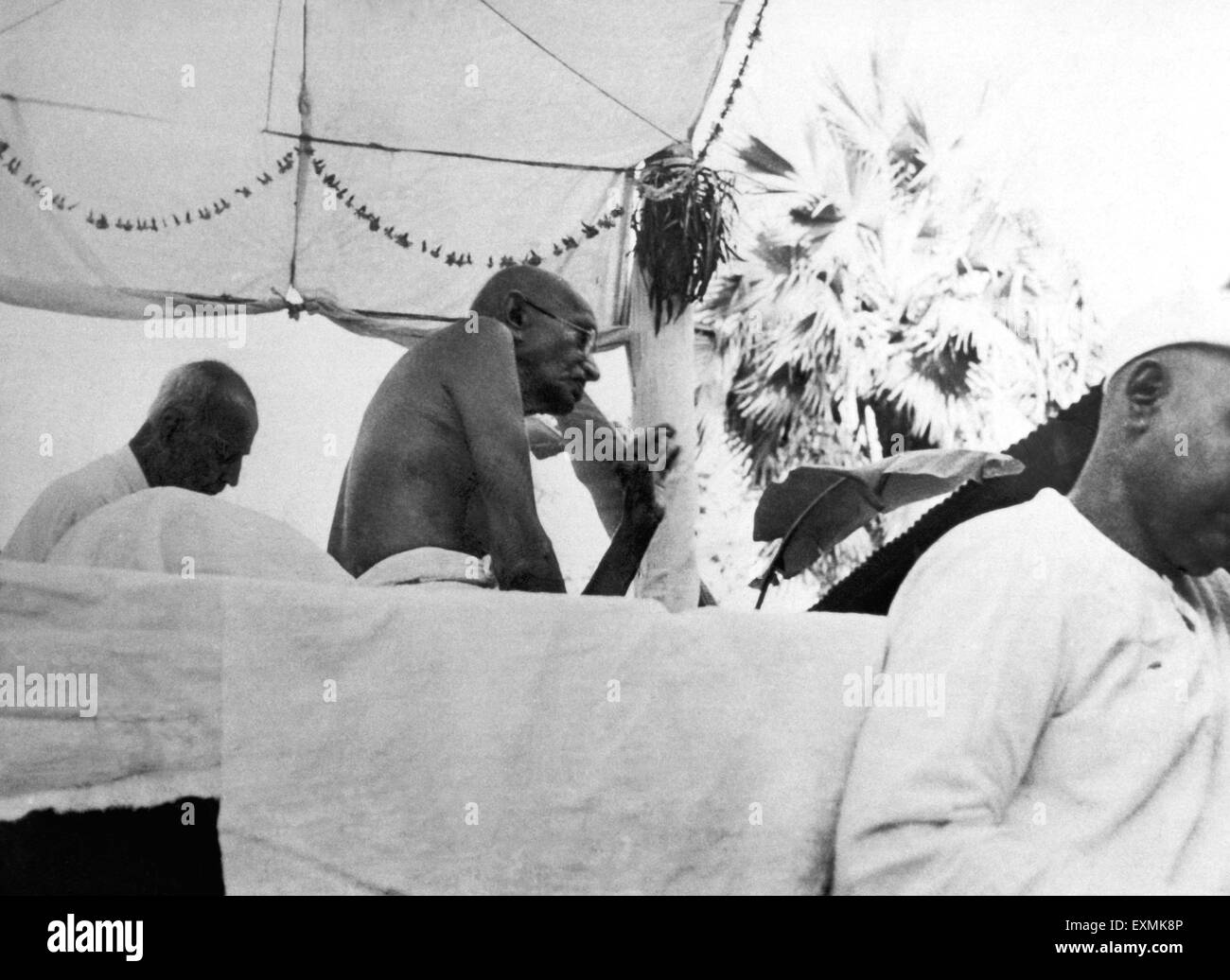Mahatma Gandhi delivering a speech in the riot effected area of Noakhali East Bengal ; November 1946 ; Thakkar Bapa Stock Photo