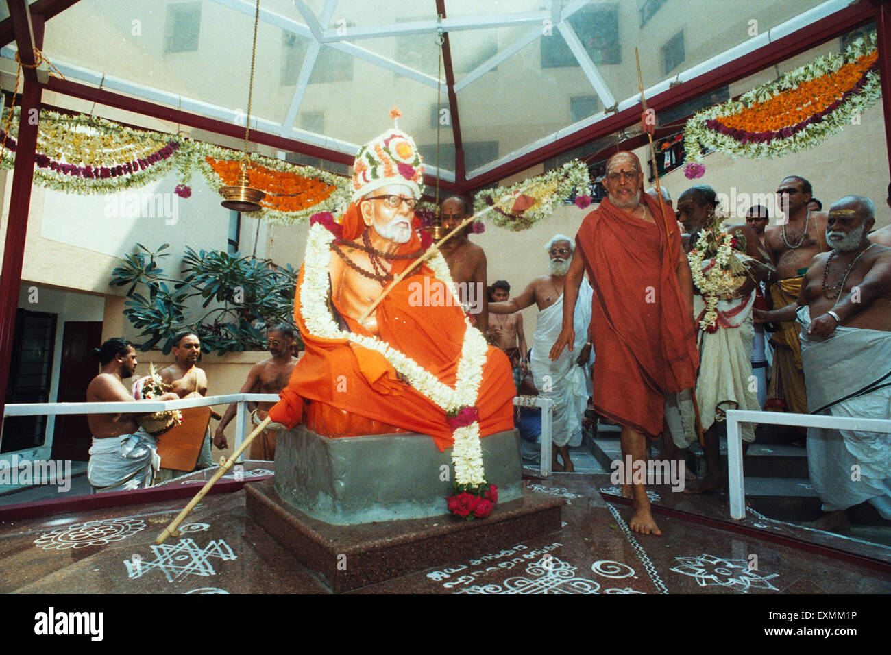 Shankar Acharya of Kanchi praying at SIES temple Nerul New Bombay Maharashtra India Stock Photo