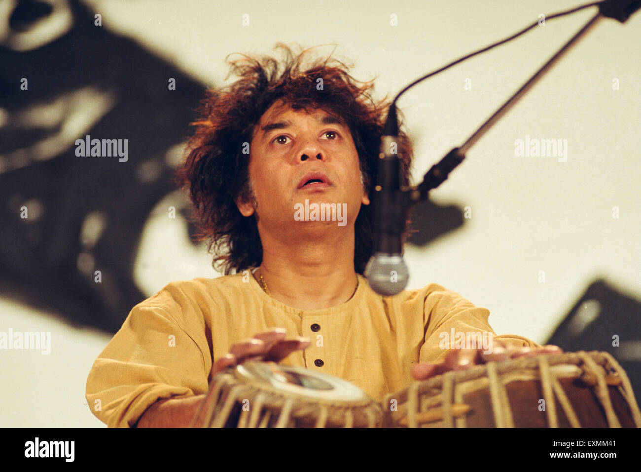Zakir Hussain, Indian composer, Ustad Zakir Hussain, playing tabla