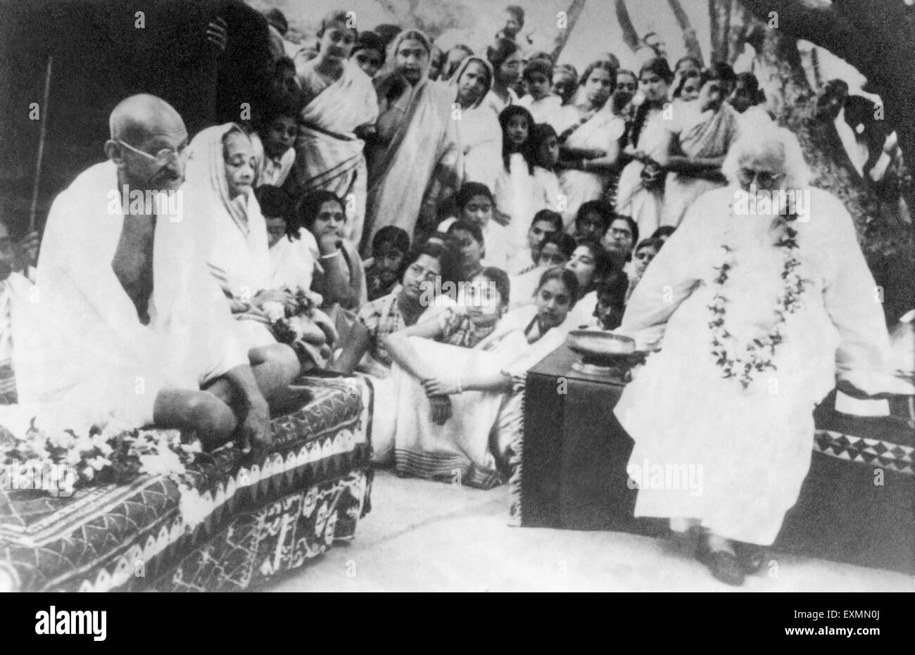 Mahatma gandhi with rabindranath tagore Black and White Stock Photos ...