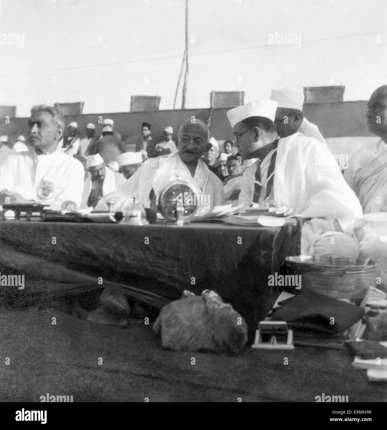 Mahatma Gandhi ; talking with Subhash Chandra Bose ; 1939 ; India Stock Photo